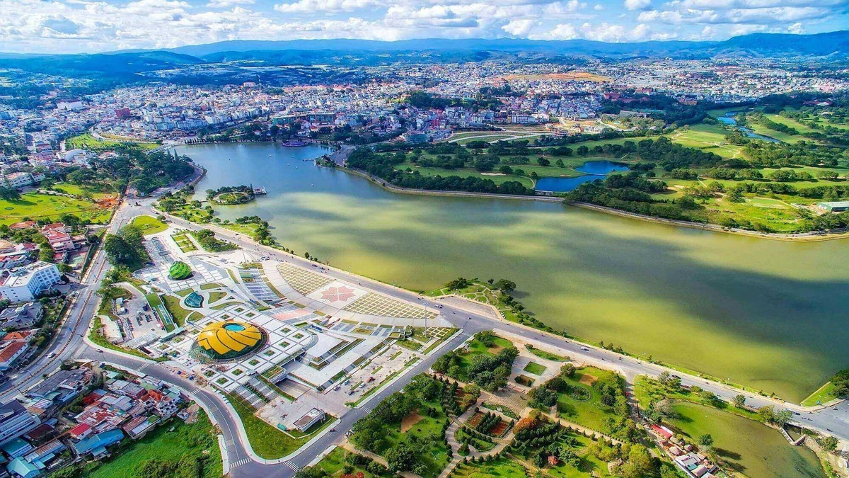 Toàn cảnh đất view đồi Đà Lạt thung lũng rừng thông xanh mát