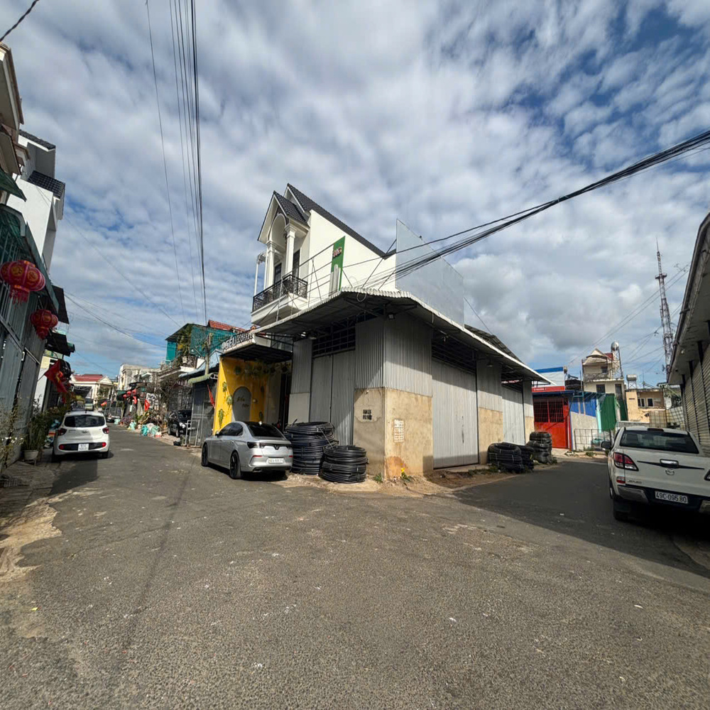 Nhà kho Liên Nghĩa 134m² có kho ba mặt tiền